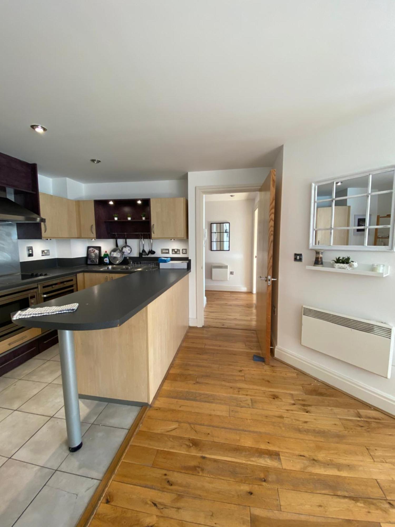 2 Bedroom Flat In Riverside West Лондон Экстерьер фото