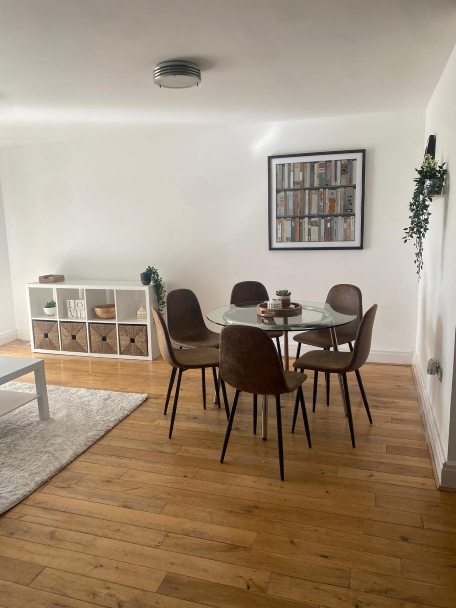2 Bedroom Flat In Riverside West Лондон Экстерьер фото